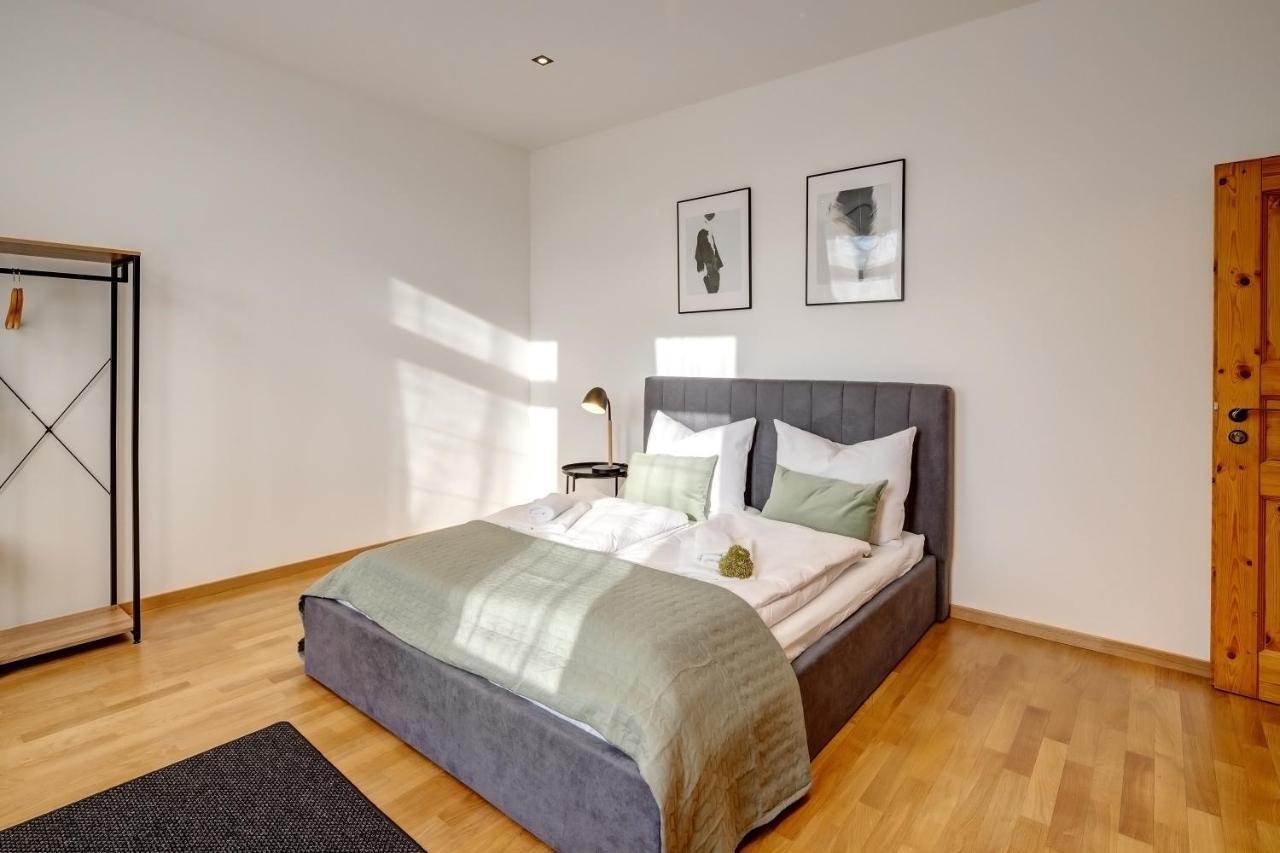 Kaza Guesthouse, Centrally Located 2 & 3 Bedroom Apartments In Augsburg Exterior photo