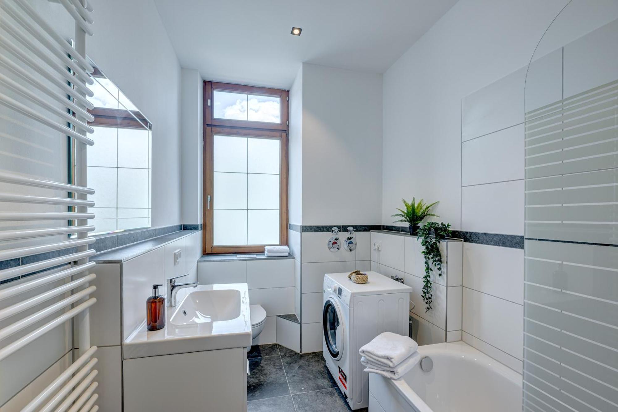 Kaza Guesthouse, Centrally Located 2 & 3 Bedroom Apartments In Augsburg Exterior photo
